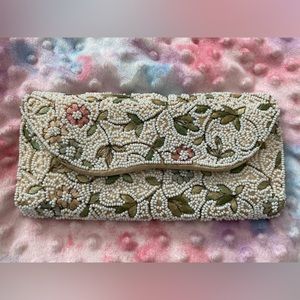 Vintage Beaded Clutch, Purse, Wallet White With Floral Design mid 1900